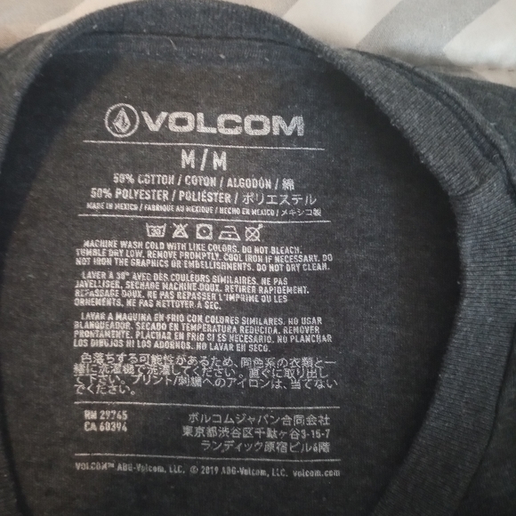 Volcom Shirt - Picture 2 of 3